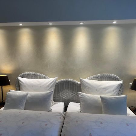 Obernhof Gaestehaus Ina-Maria, Apartments מראה חיצוני תמונה