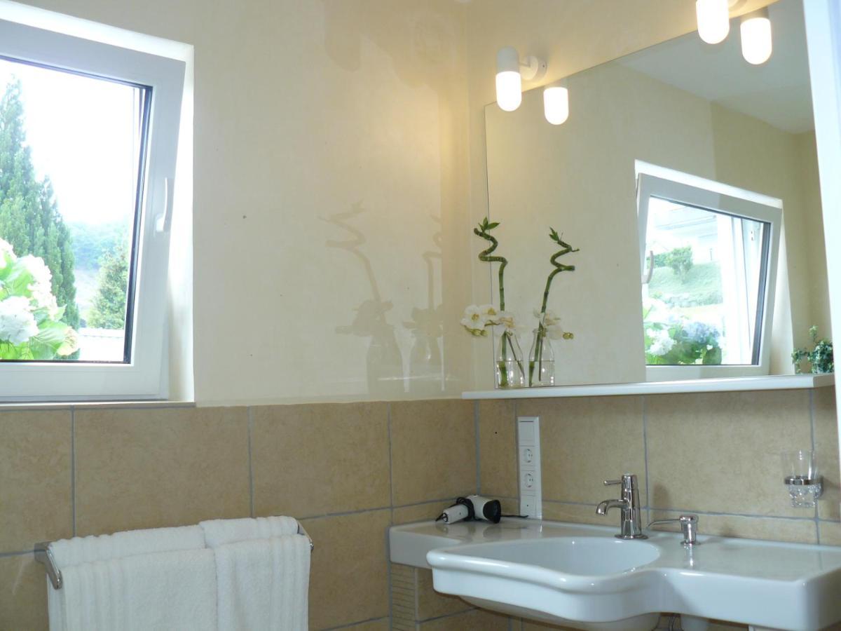 Obernhof Gaestehaus Ina-Maria, Apartments מראה חיצוני תמונה