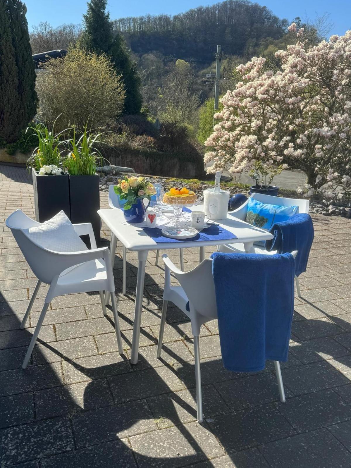 Obernhof Gaestehaus Ina-Maria, Apartments מראה חיצוני תמונה